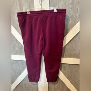 B057. Just Be maroon sweat pants.NWOT 3X
